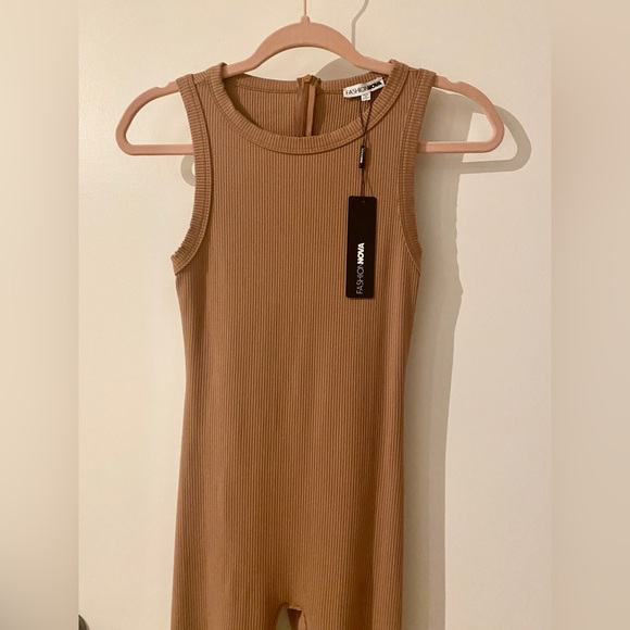 Fashion Nova Snatched Jumpsuit NWT - Picture 4 of 10